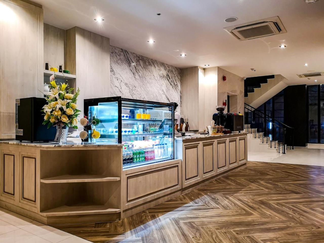 Zayn Hotel Bangkok - SHA Plus Certified Bagian luar foto
